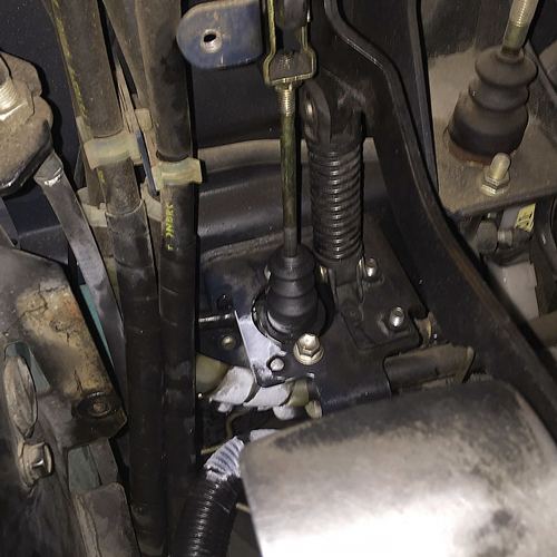 forklift-clutch-repair-put-cylinder-back
